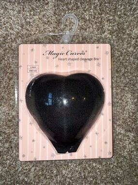Heart-Shaped Cleavage Bra - Black
